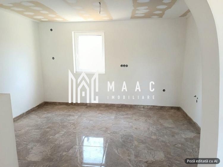 Casă individuală cu 4 camere cu Canalizare în Cristian