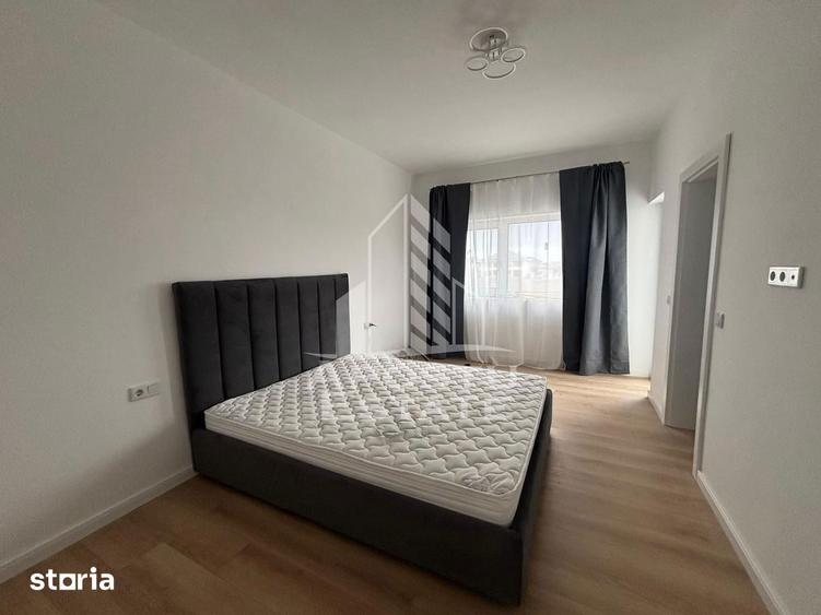 Casă cu 5 camere cu Teren 440 Mp în Dumbrăvița