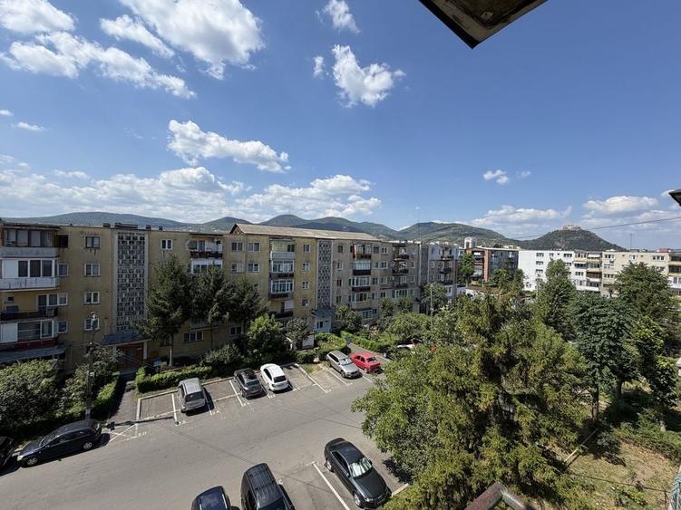 Apartament cu 2 camere semidecomandat în Gojdu