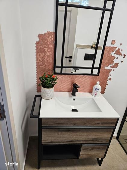 Apartament cu 3 camere decomandat în Astra