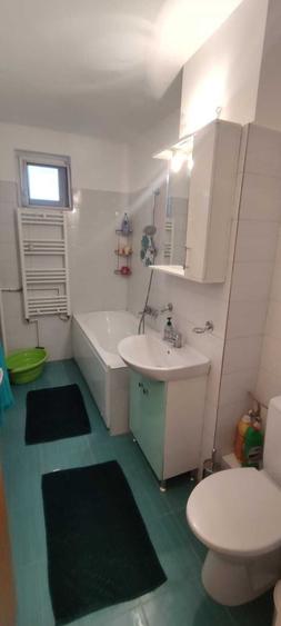 Apartament cu 3 camere decomandat în Iosia