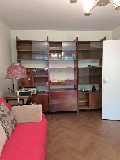 Apartament cu 3 camere decomandat în Berceni