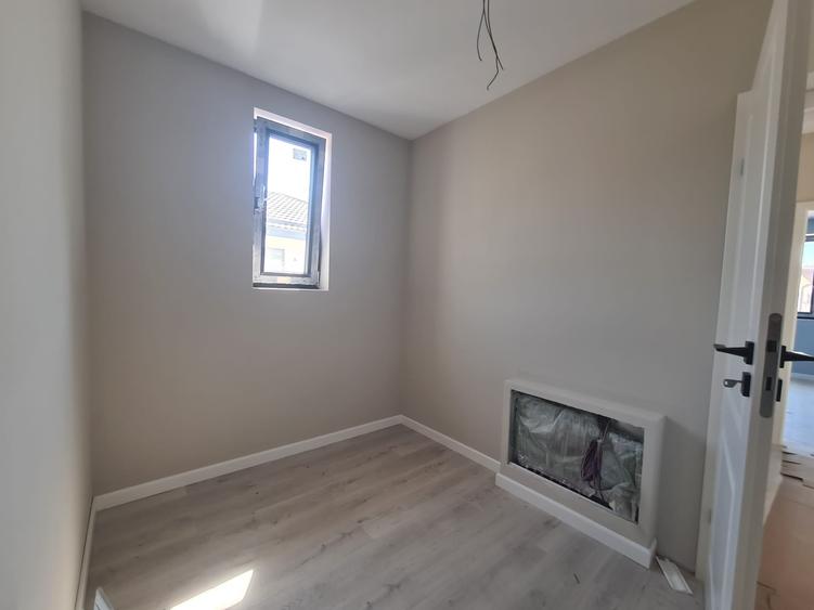 Casă individuală cu 4 camere cu Teren 300 Mp în Odăi