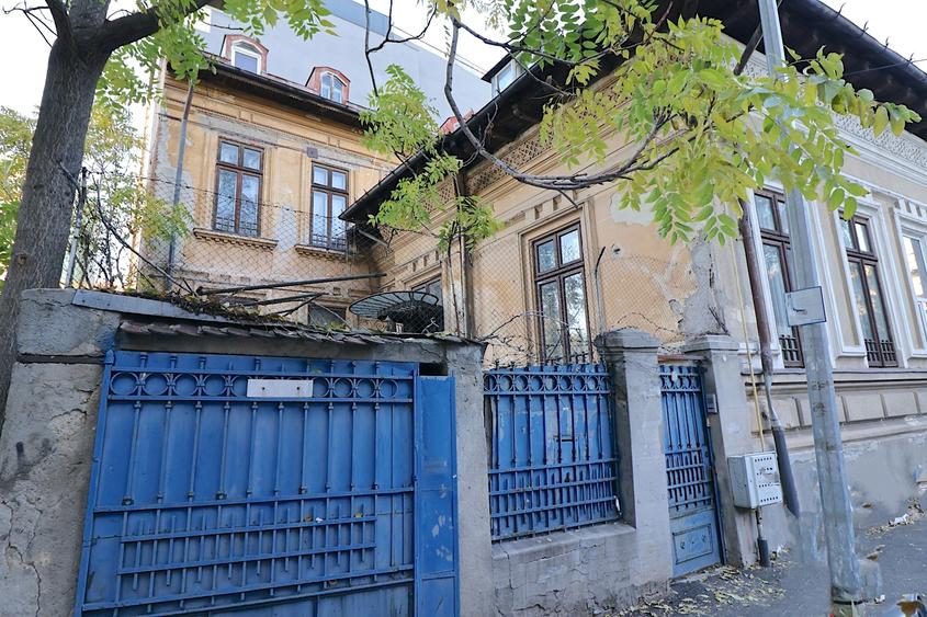 Casă individuală cu 5 camere cu Canalizare în Cantemir