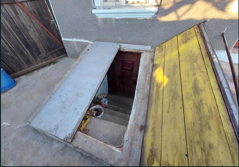 Casă cu 3 camere cu Teren 1500 Mp în Topalu
