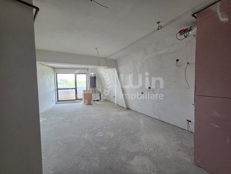 Apartament cu 4 camere semidecomandat în Zorilor