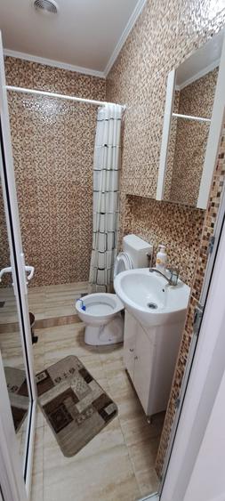 Apartament cu 4 camere decomandat în Delfinariu