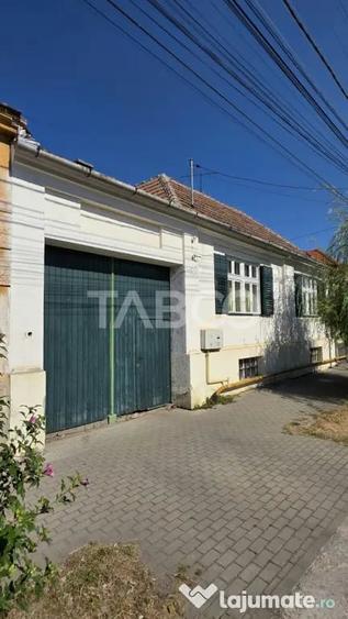 Casă cu 2 camere cu Teren 720 Mp în Petrești