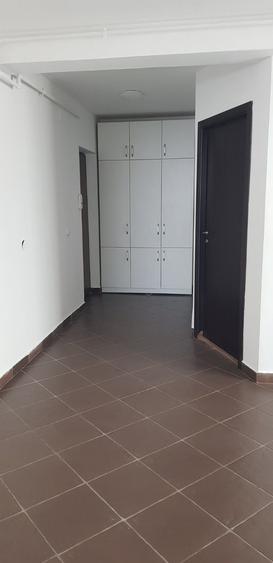 Apartament cu 3 camere decomandat în Florești