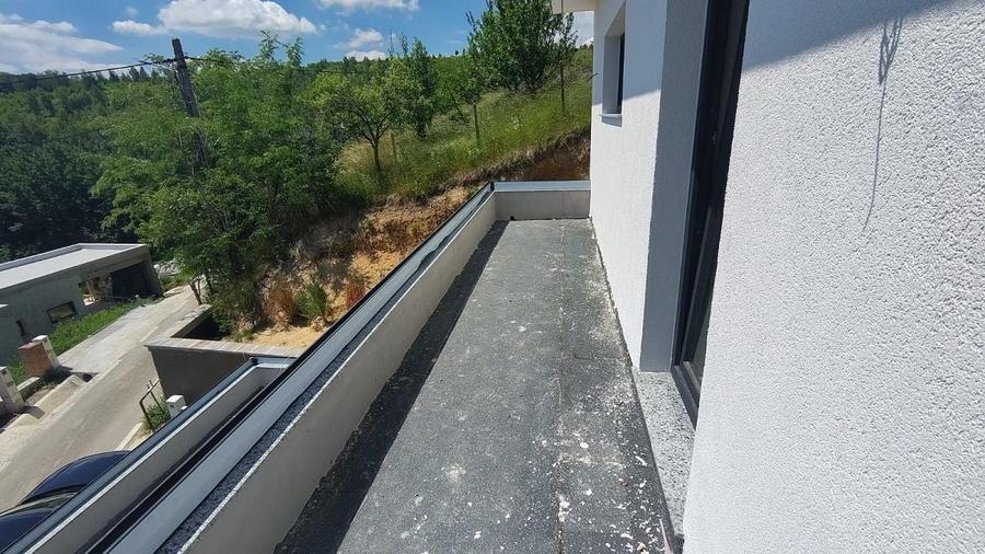 Casă individuală cu 5 camere cu Canalizare în Feleacu