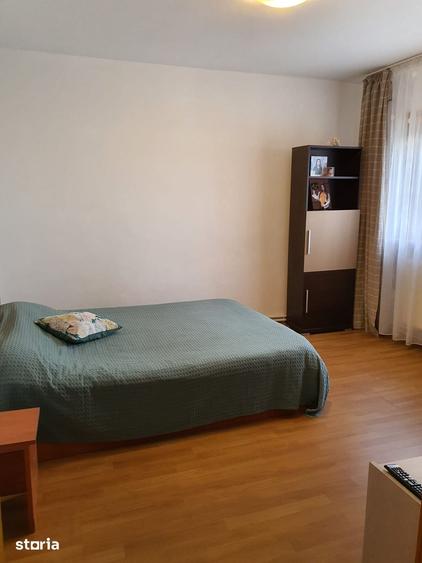 Apartament cu 3 camere decomandat în Micro 3