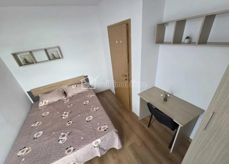 Apartament cu 4 camere semidecomandat în Central