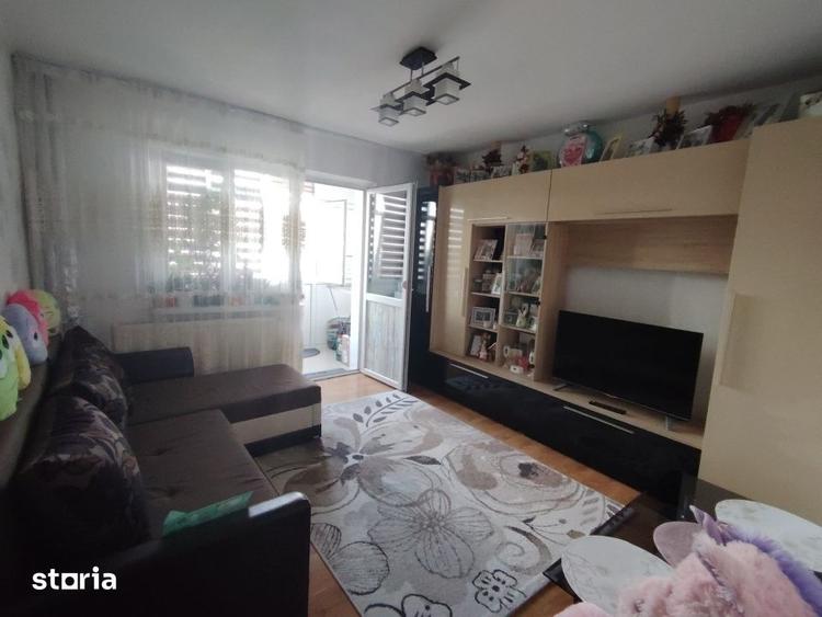 Apartament cu 2 camere decomandat în Craiovița Nouă