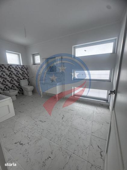 Casă cu 4 camere în Șimnicu de Jos