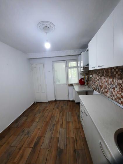 Apartament cu 3 camere decomandat în Hipodrom