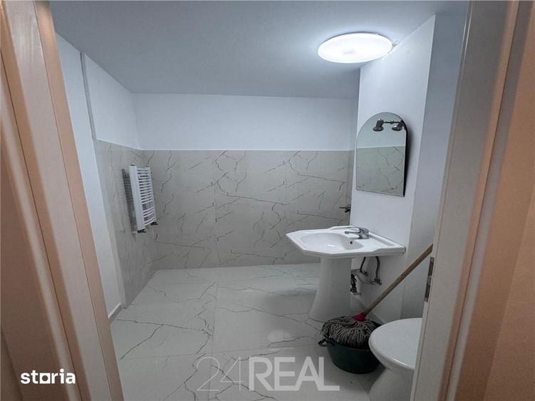 Apartament cu 4 camere decomandat în Tineretului