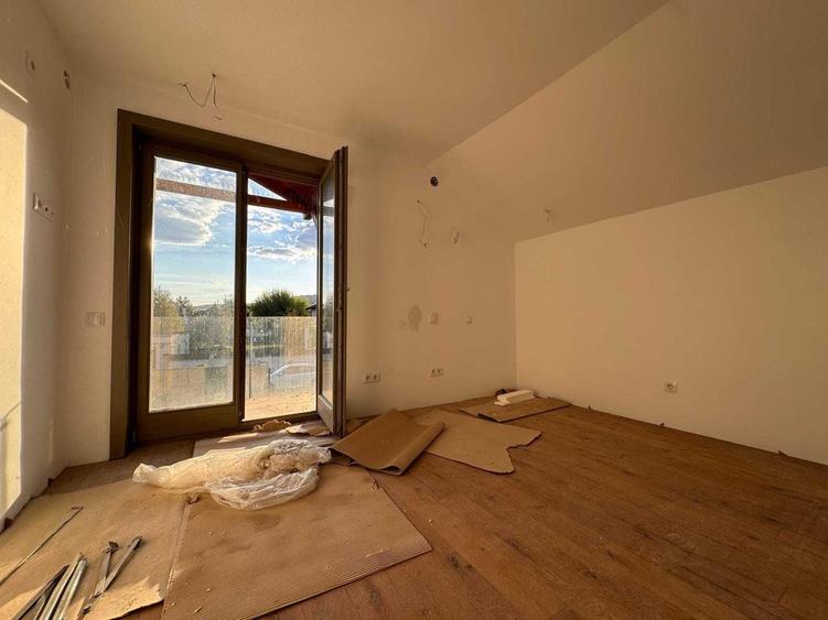 Casă cu 3 camere în Sântana de Mureș