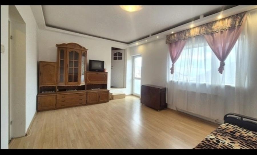 Apartament cu 3 camere circular, mobilat în Răcădău