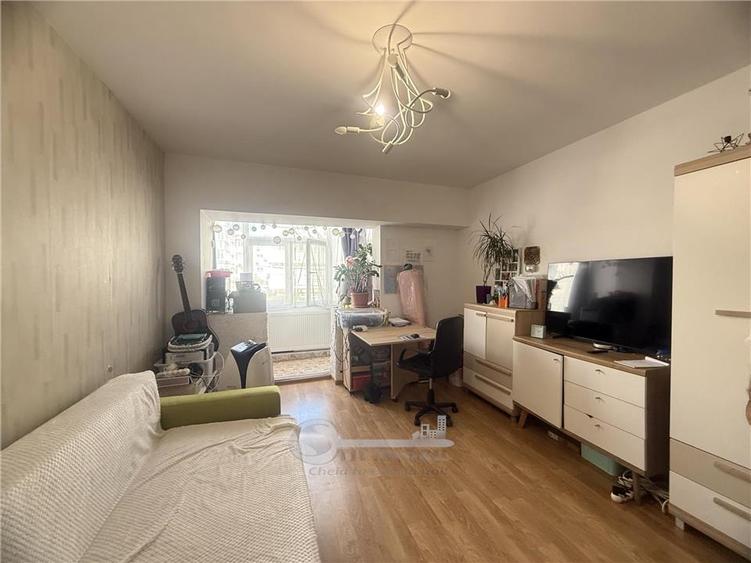 Apartament cu 2 camere decomandat, mobilat în Galata