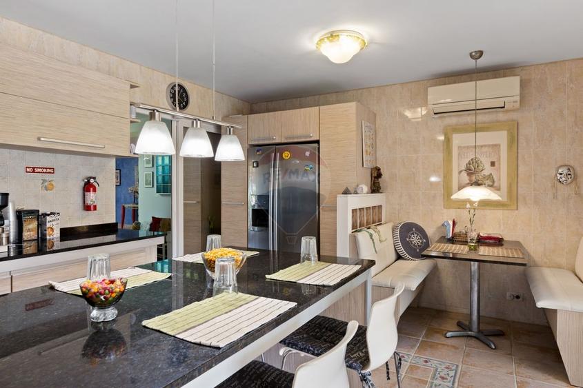Casă individuală cu 4 camere cu Teren 921 Mp în Subcetate