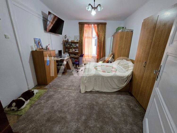 Apartament cu 4 camere decomandat, mobilat în Orașul de Jos