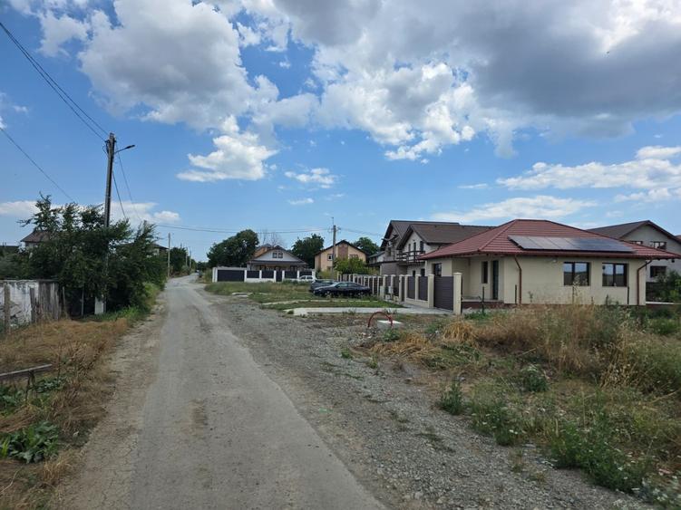 Teren Construcții intravilan de 14000 mp, în Lazu
