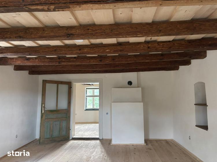 Casă cu Teren 1500 Mp în Bruiu