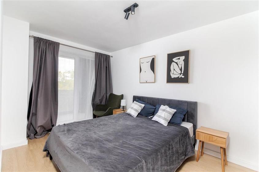 Apartament cu 3 camere semidecomandat, mobilat în Gheorgheni