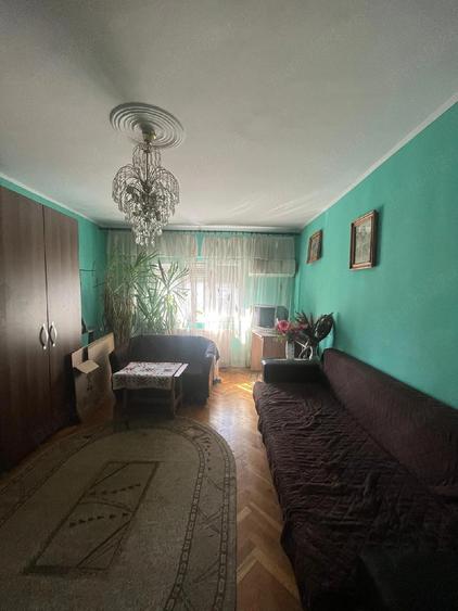 Apartament cu 2 camere decomandat în Confecții