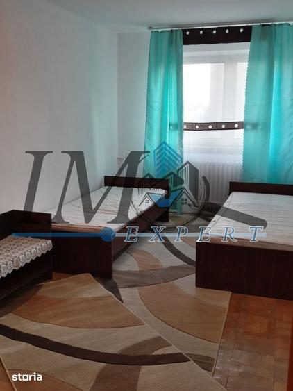 Apartament cu 3 camere decomandat în Cetate