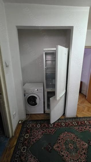 Apartament cu 3 camere semidecomandat, mobilat în Colentina