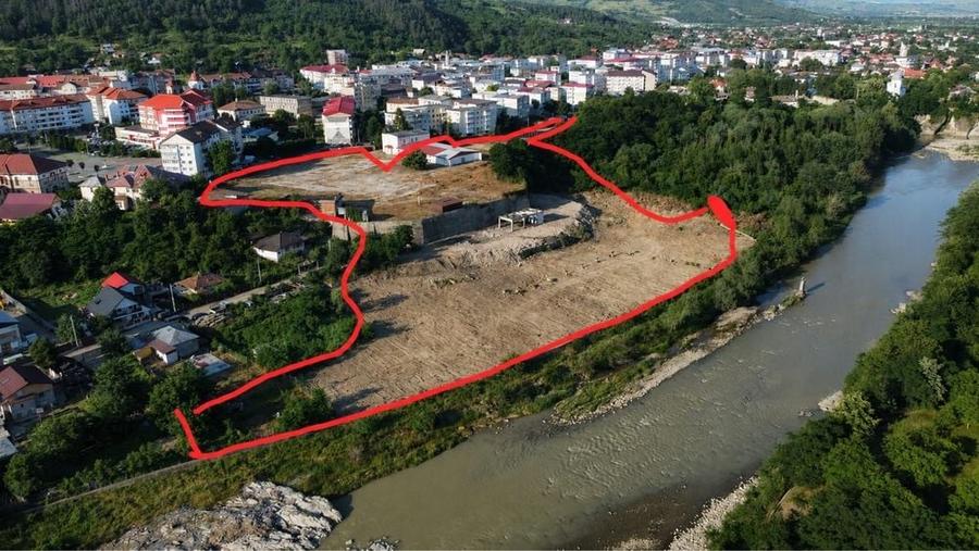 Spațiu comercial, în Ultracentral