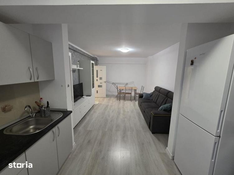 Apartament cu 3 camere decomandat în Rediu