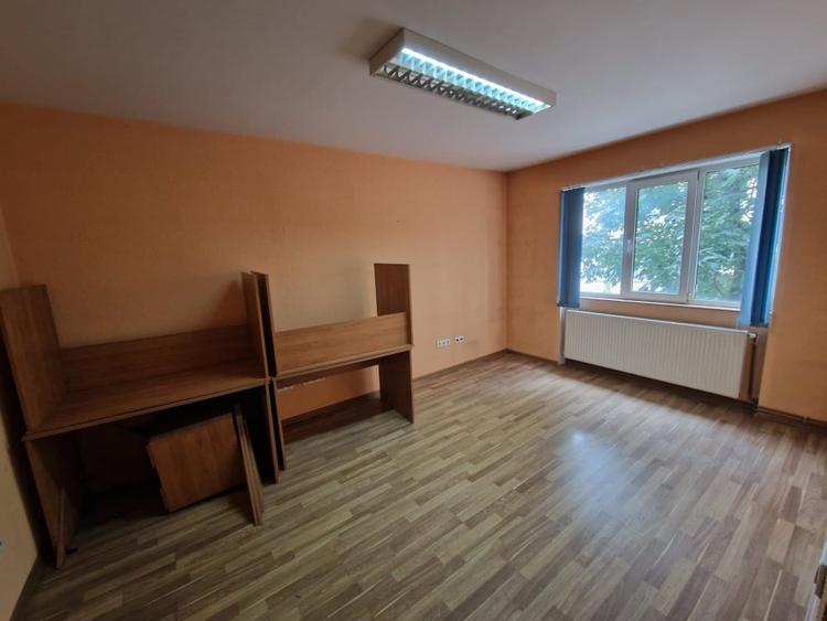Apartament cu 2 camere semidecomandat în Central — fotografia 1