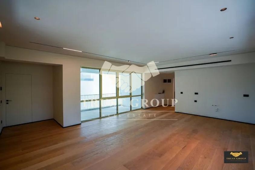 Apartament cu 4 camere decomandat în Domenii