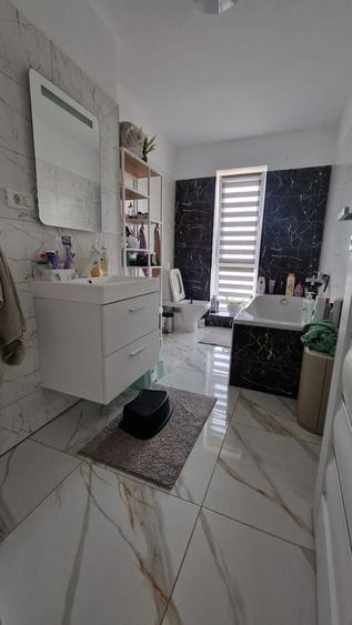 Casă individuală cu 4 camere cu Canalizare în Săcălaz