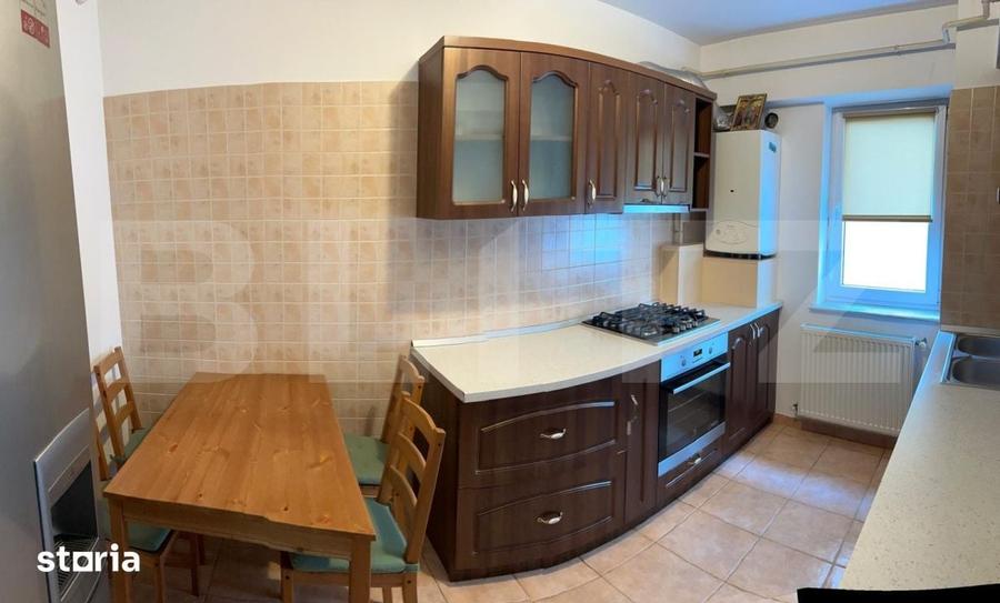 Apartament cu 3 camere decomandat în Central