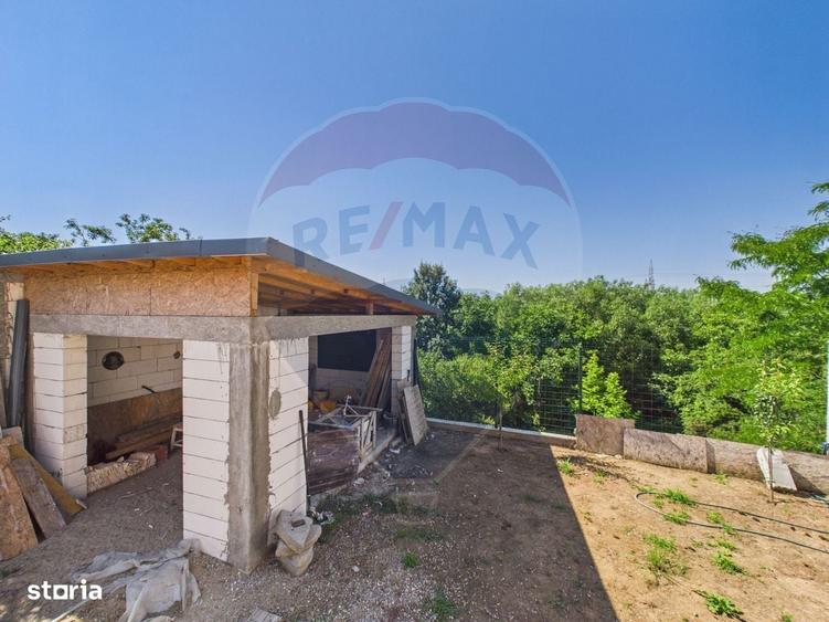 Casă cu 4 camere în Manolache