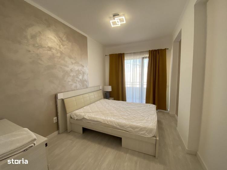Apartament cu 3 camere semidecomandat în Ciupercenii Noi