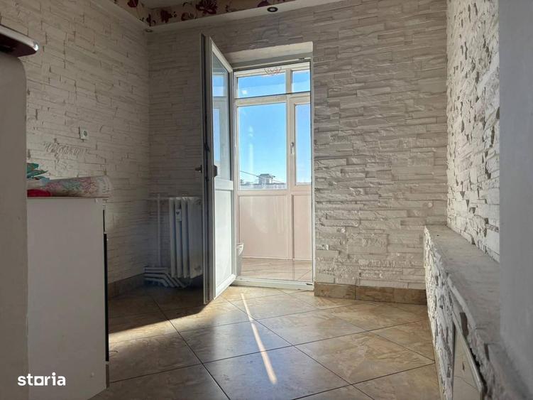 Apartament cu 2 camere decomandat în Rovine
