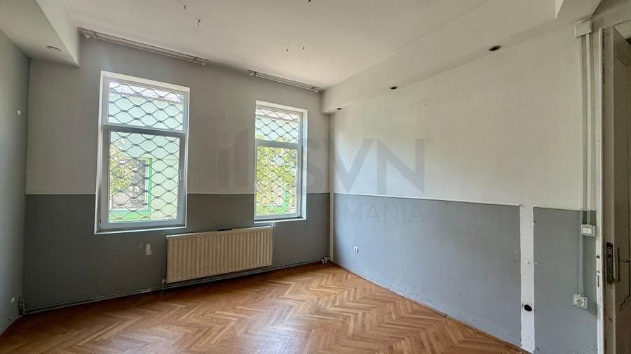 Casă cu 5 camere cu Teren 387 Mp în Muncii
