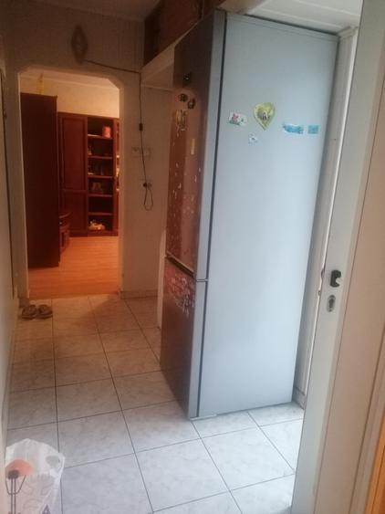 Apartament cu 3 camere semidecomandat în Vest