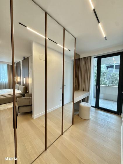 Apartament cu 4 camere în Aviatorilor