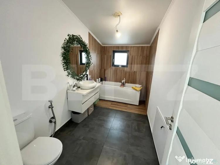 Casă cu 4 camere cu Canalizare în Central