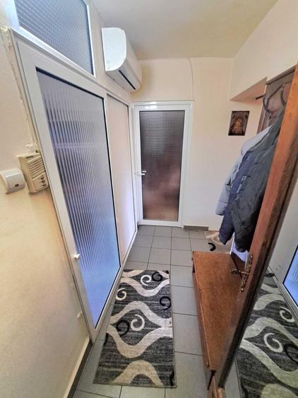 Apartament cu 3 camere decomandat în Intim
