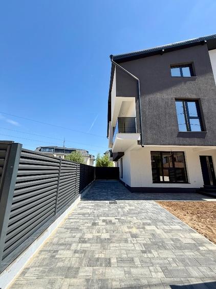 Duplex cu 5 camere cu Canalizare în Dobroești