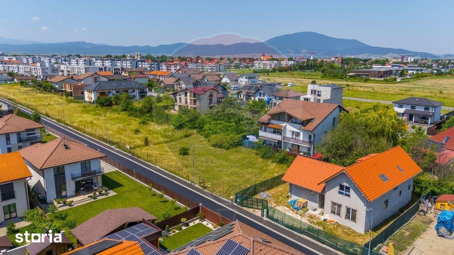 Teren de 885 mp, în Sud