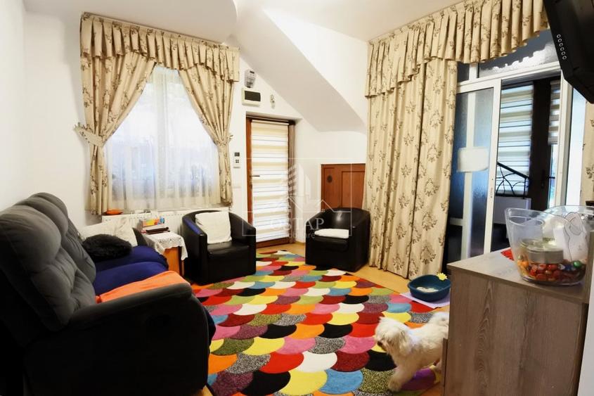 Duplex cu 11 camere cu Canalizare în Tache