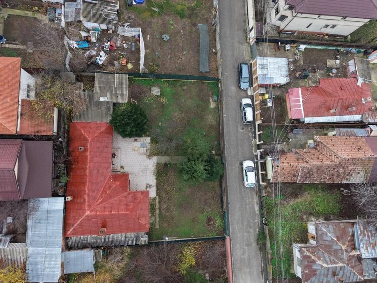 Casă individuală cu 4 camere cu Canalizare în Pipera