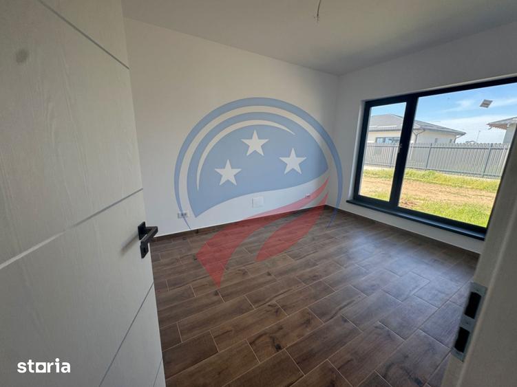 Casă cu 3 camere cu Teren 445 Mp în Cârcea